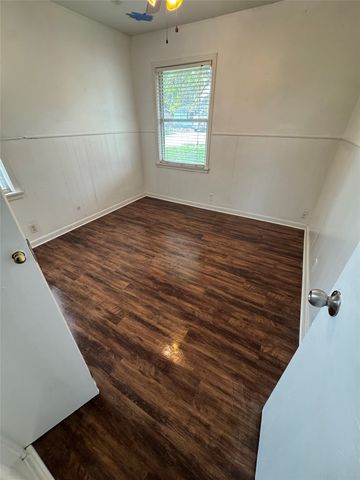 1311 E Inwood Drive, Arlington, TX 76010