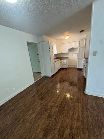 1311 E Inwood Drive, Arlington, TX 76010