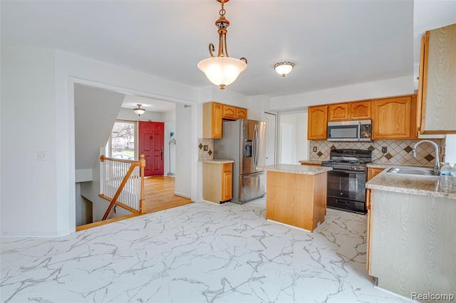 6815 Norwood Drive, Canton, MI 48187