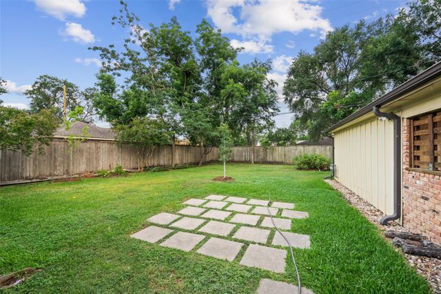 1810 Droxford Drive, Houston, TX 77008