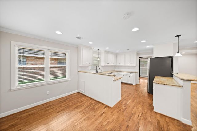 1810 Droxford Drive, Houston, TX 77008