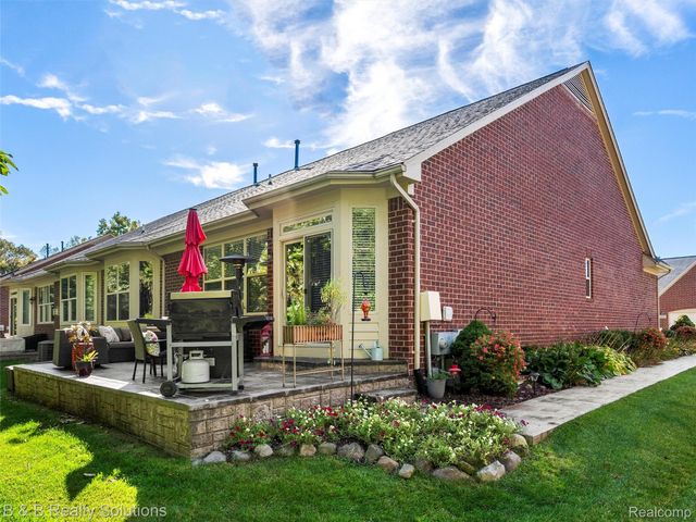 19377 Linwood Drive, Clinton Charter Township, MI 48038