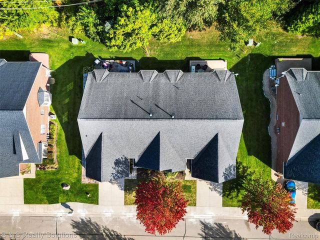 19377 Linwood Drive, Clinton Charter Township, MI 48038