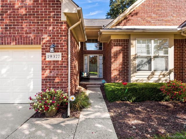 19377 Linwood Drive, Clinton Charter Township, MI 48038