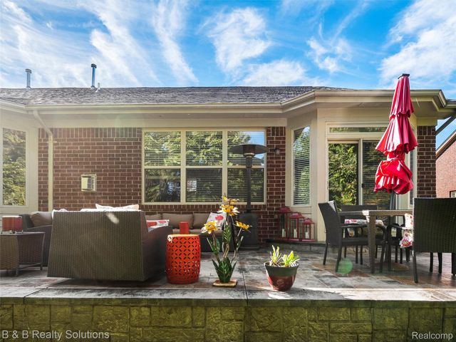 19377 Linwood Drive, Clinton Charter Township, MI 48038