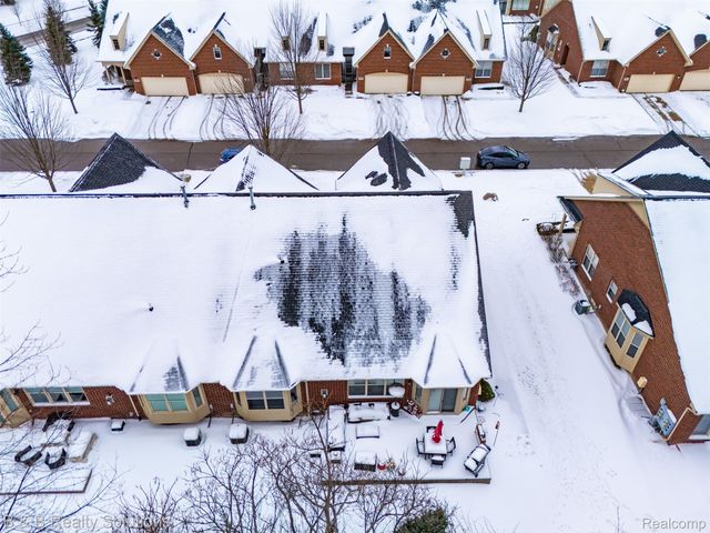 19377 Linwood Drive, Clinton Charter Township, MI 48038