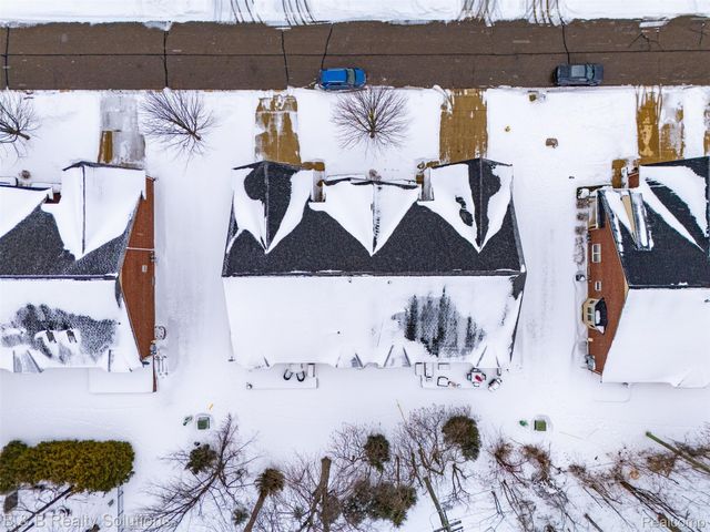 19377 Linwood Drive, Clinton Charter Township, MI 48038