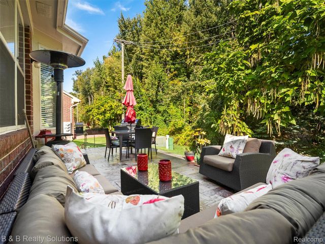 19377 Linwood Drive, Clinton Charter Township, MI 48038