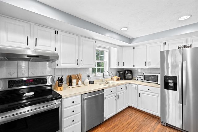 72 Kirk Cir, Plymouth, MA 02360