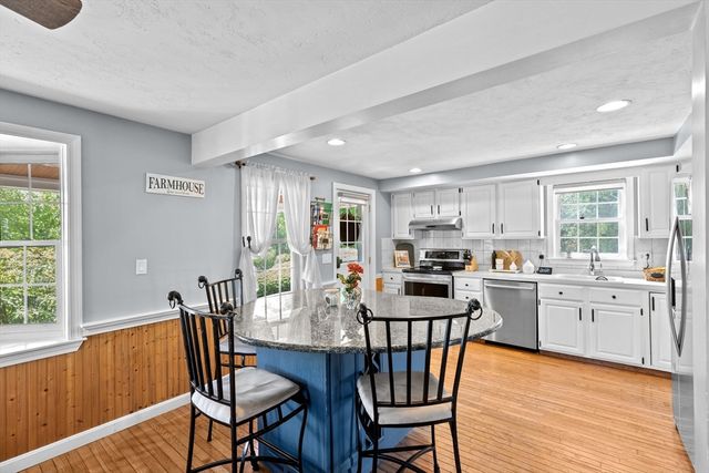 72 Kirk Cir, Plymouth, MA 02360