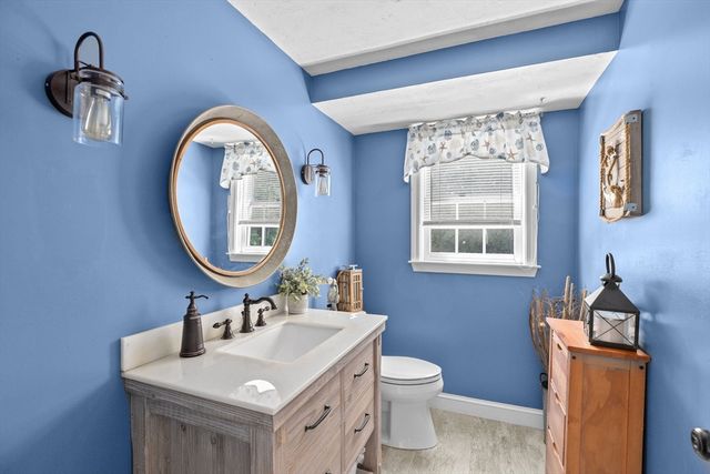 72 Kirk Cir, Plymouth, MA 02360