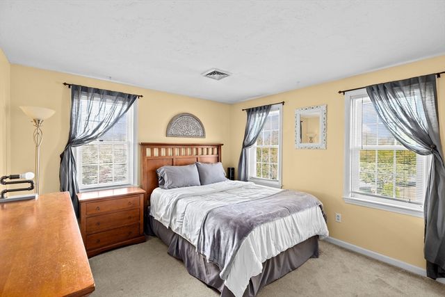 72 Kirk Cir, Plymouth, MA 02360