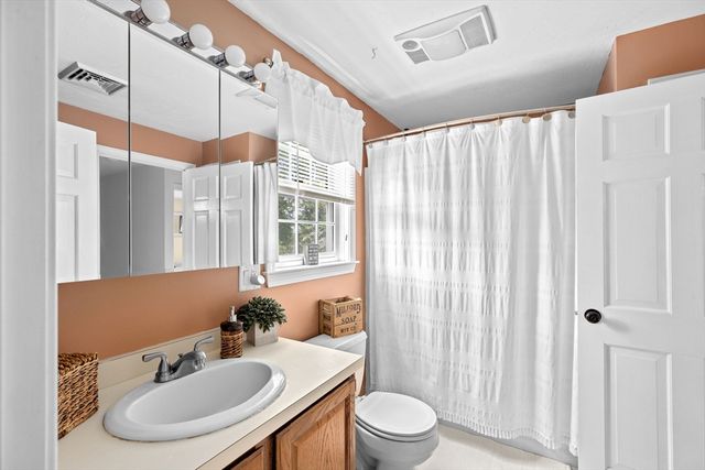 72 Kirk Cir, Plymouth, MA 02360