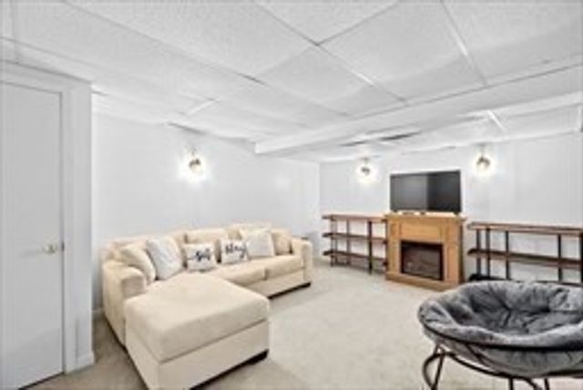 72 Kirk Cir, Plymouth, MA 02360