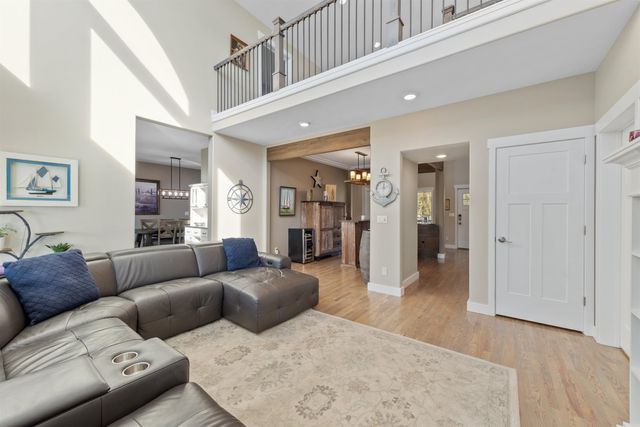 6625 N Long Lake Dr, Nine Mile Falls, WA 99026