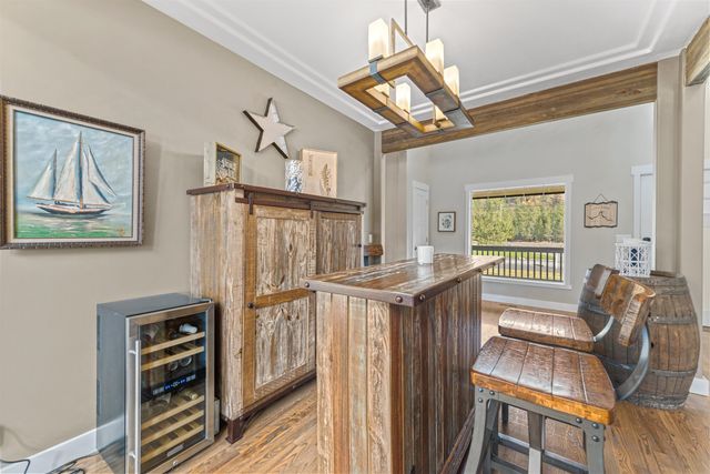6625 N Long Lake Dr, Nine Mile Falls, WA 99026