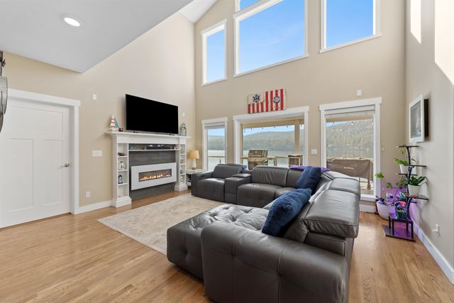 6625 N Long Lake Dr, Nine Mile Falls, WA 99026