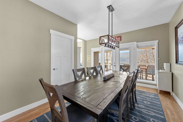 6625 N Long Lake Dr, Nine Mile Falls, WA 99026