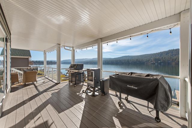 6625 N Long Lake Dr, Nine Mile Falls, WA 99026