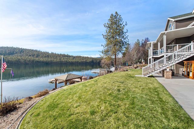 6625 N Long Lake Dr, Nine Mile Falls, WA 99026
