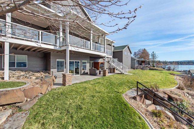 6625 N Long Lake Dr, Nine Mile Falls, WA 99026