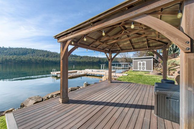 6625 N Long Lake Dr, Nine Mile Falls, WA 99026