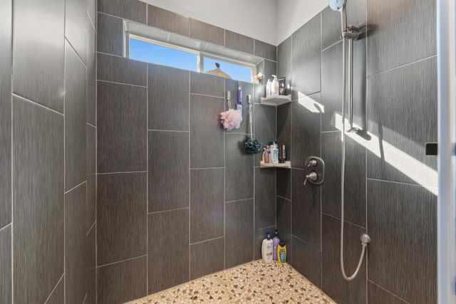 6625 N Long Lake Dr, Nine Mile Falls, WA 99026