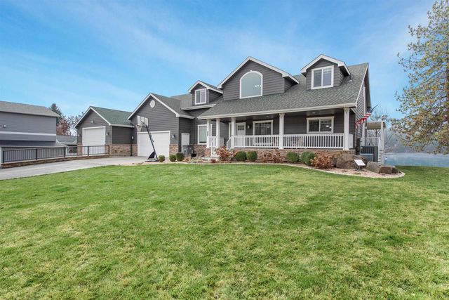 6625 N Long Lake Dr, Nine Mile Falls, WA 99026