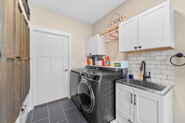 6625 N Long Lake Dr, Nine Mile Falls, WA 99026