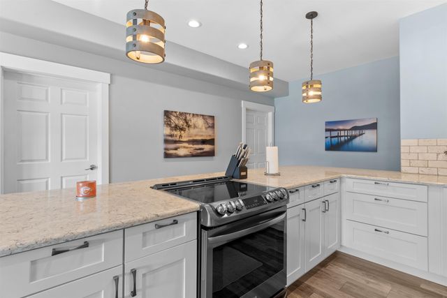 6625 N Long Lake Dr, Nine Mile Falls, WA 99026
