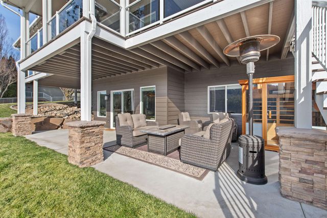 6625 N Long Lake Dr, Nine Mile Falls, WA 99026