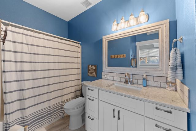 6625 N Long Lake Dr, Nine Mile Falls, WA 99026
