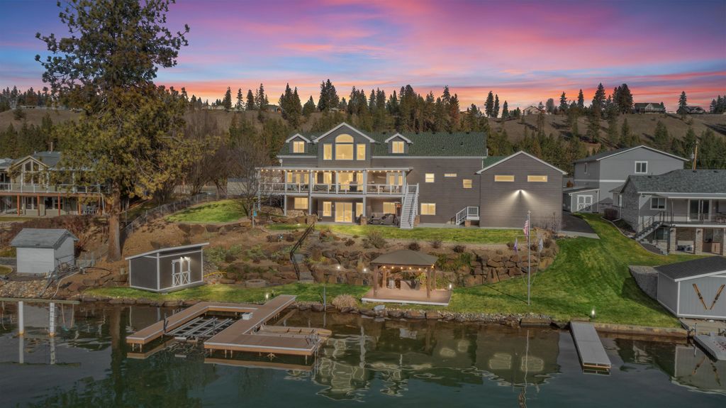 6625 N Long Lake Dr, Nine Mile Falls, WA 99026