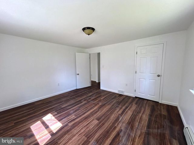 28 SEIDEL RD, Reading, PA 19606