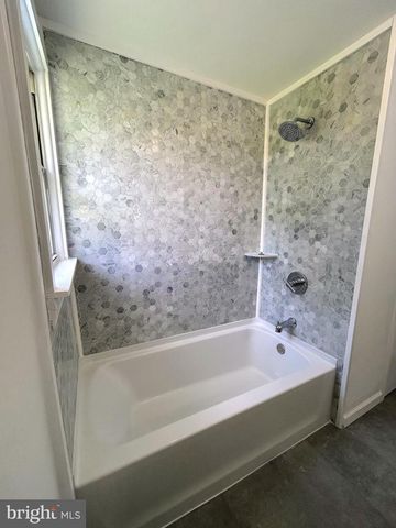 28 SEIDEL RD, Reading, PA 19606