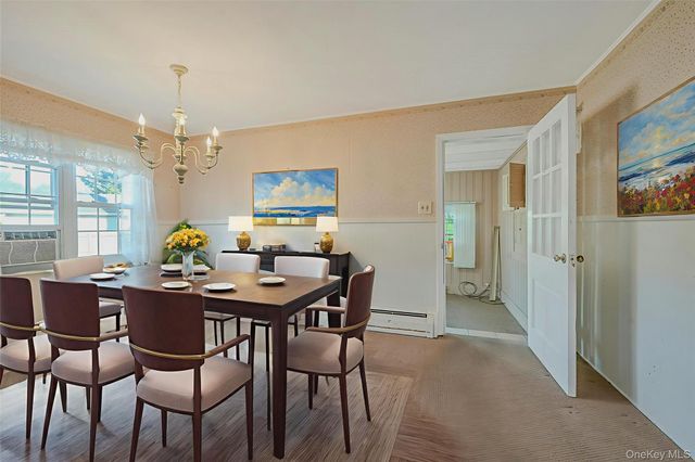 11 Doxsee Place, Islip, NY 11751