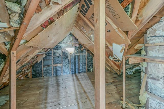 11 Doxsee Place, Islip, NY 11751