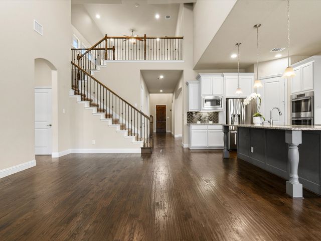 2703 Navarro Trail, Euless, TX 76039