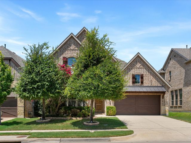 2703 Navarro Trail, Euless, TX 76039