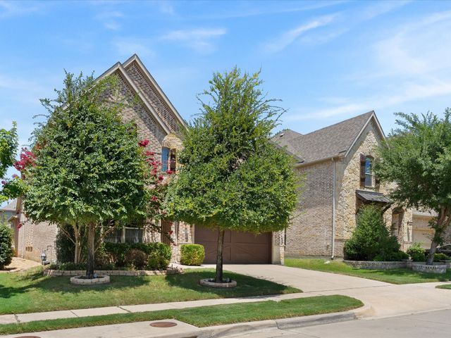 2703 Navarro Trail, Euless, TX 76039