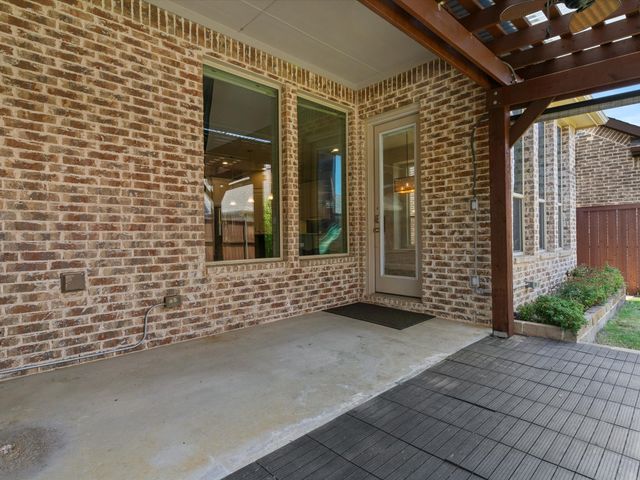 2703 Navarro Trail, Euless, TX 76039