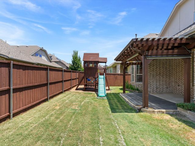2703 Navarro Trail, Euless, TX 76039