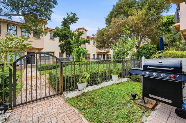 4742 Grand Cypress Circle N, Coconut Creek, FL 33073