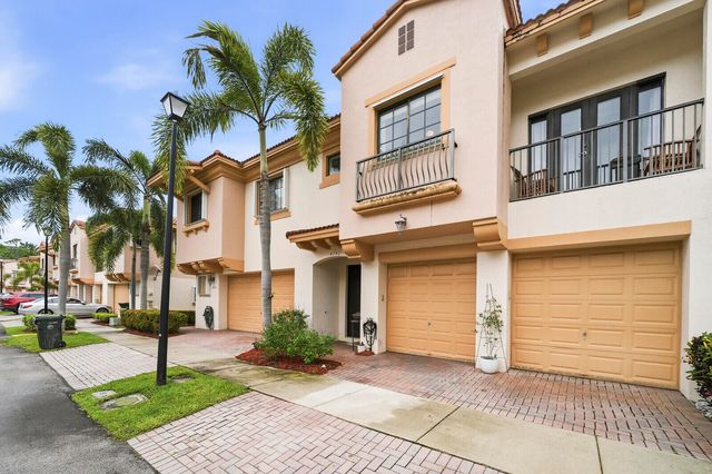 4742 Grand Cypress Circle N, Coconut Creek, FL 33073