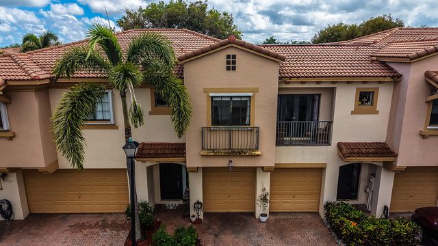 4742 Grand Cypress Circle N, Coconut Creek, FL 33073