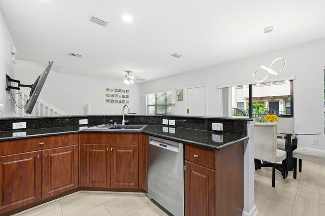 4742 Grand Cypress Circle N, Coconut Creek, FL 33073