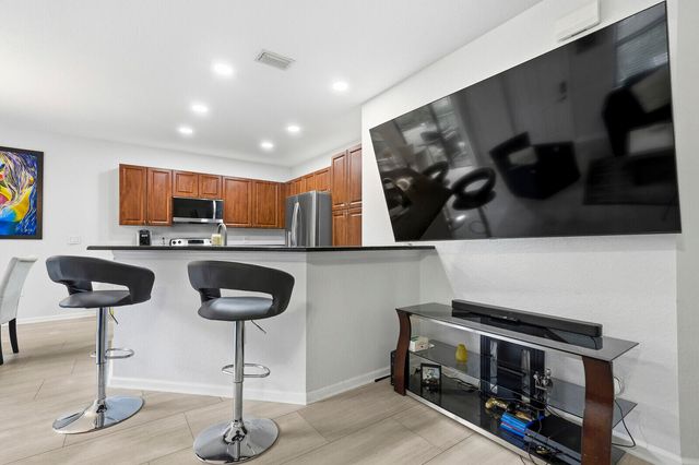 4742 Grand Cypress Circle N, Coconut Creek, FL 33073