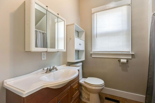 818 Gypsum Ave, Salina, KS 67401