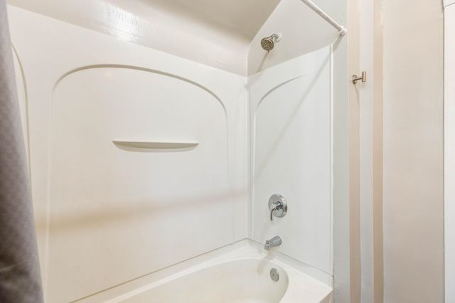 818 Gypsum Ave, Salina, KS 67401