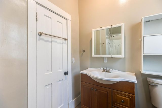 818 Gypsum Ave, Salina, KS 67401